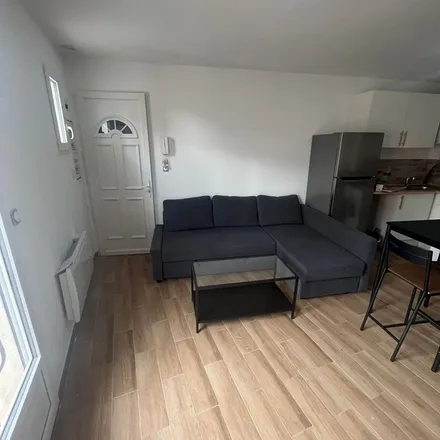 Rent this 2 bed apartment on 3 Place la Liberté in 83210 La Farlède, France