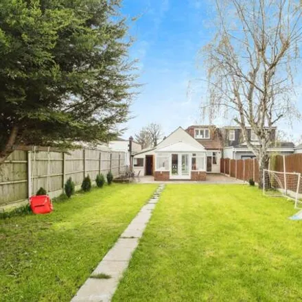 Image 2 - Woodhall Crescent, London, RM11 3NZ, United Kingdom - House for sale