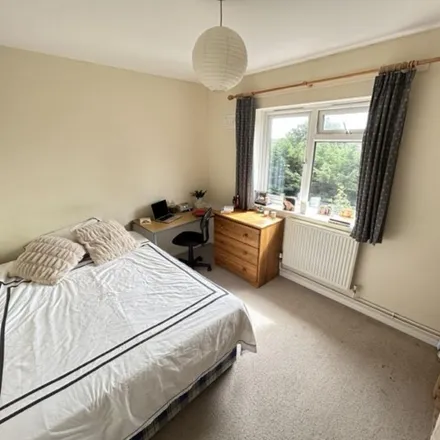 Rent this 6 bed apartment on 64 Mincinglake Road in Exeter, EX4 7DY