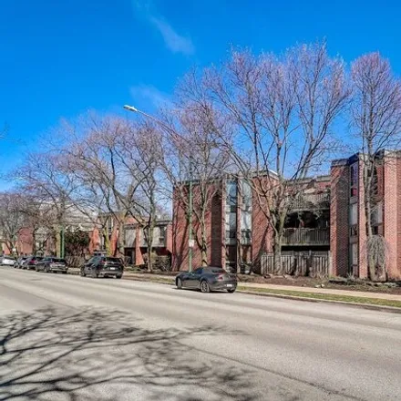 Buy this 2 bed condo on 2041-2047 North Larrabee Street in Chicago, IL 60614