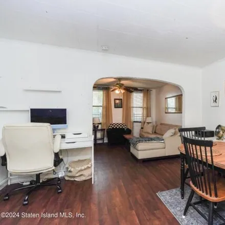 Image 7 - 43 Osgood Avenue, New York, NY 10304, USA - House for sale