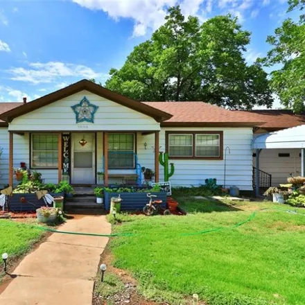 Buy this 3 bed house on 991 North 6th Street in Haskell, TX 79521