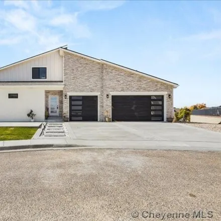 Image 2 - 7598 Janis Drive, Cheyenne, WY 82009, USA - House for sale