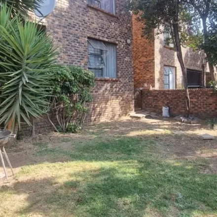 Image 6 - Kraanvoël Road, North Riding, Randburg, 2188, South Africa - Apartment for rent