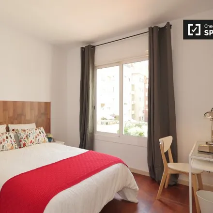 Rent this 6 bed room on Elio Costanzo in Carrer de Teodora Lamadrid, 52