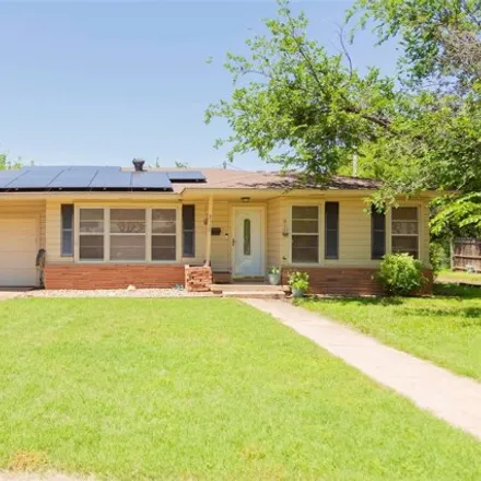 Buy this 3 bed house on 3118 South 18th Street in Abilene, TX 79605