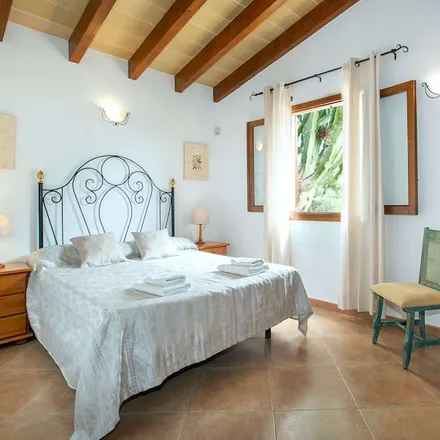 Rent this 4 bed house on Mallorca in carrer de Vicente Tofiño, 07007 Palma