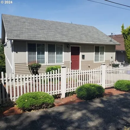 Buy this 2 bed house on 342 Southeast Ella Street in Roseburg, OR 97470