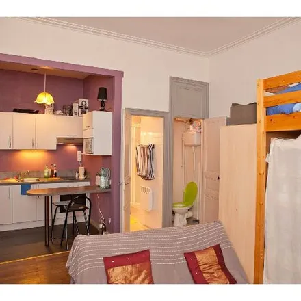 Image 3 - 42 Rue Jean Bodin, 49000 Angers, France - Apartment for rent