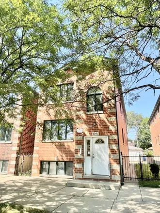 Image 1 - 2716 West 37th Place, Chicago, IL 60632, USA - House for rent