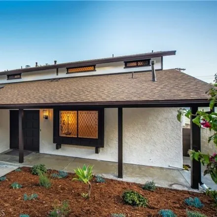 Image 1 - 5030 Llano Drive, Los Angeles, CA 91364, USA - House for sale