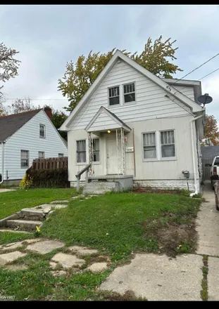 Rent this 3 bed house on 1314 Pettibone Ave
