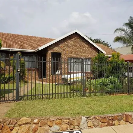 Rent this 3 bed apartment on 189 Flowers Street in Tshwane Ward 58, Pretoria