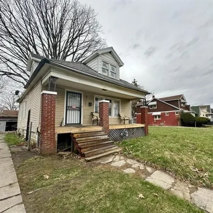 Image 2 - 17409 Waltham Street, Detroit, MI 48205, USA - House for sale