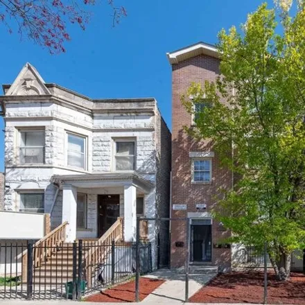 Buy this 11 bed house on 4024 West Wilcox Street in Chicago, IL 60624