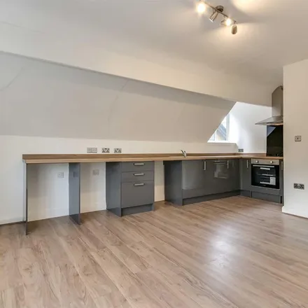 Rent this 2 bed apartment on Park View Crescent in Leeds, LS8 2ES