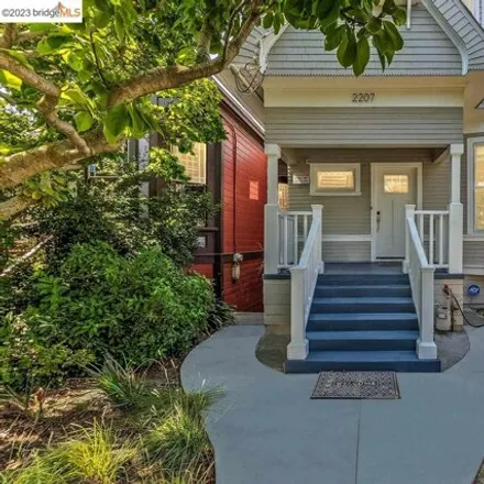 Buy this 4 bed house on 2207 East 21st Street in Oakland, CA 94622