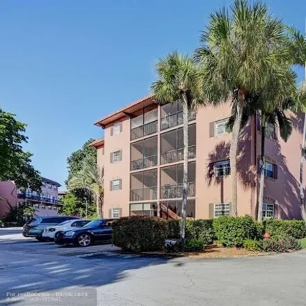 Buy this 2 bed condo on 632 Tennis Club Drive in Middle River Vista, Fort Lauderdale