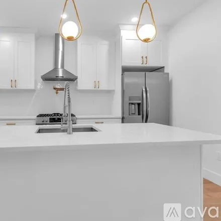 Image 5 - 239 Boyden Ave, Unit 1 - Townhouse for rent