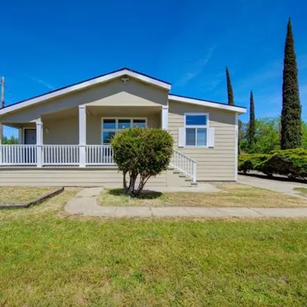 Buy this studio house on 1651 11th Avenue in Olivehurst, CA 95961