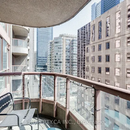 Image 8 - Conservatory Tower, Hayter Street, Old Toronto, ON M5G 2J9, Canada - Apartment for rent