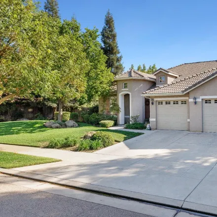 Buy this 3 bed house on 1258 Everglade Avenue in Clovis, CA 93619