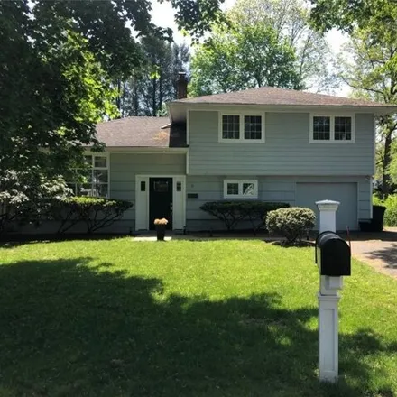 Rent this 3 bed house on 5 Sniffen Road in Westport, CT 06880