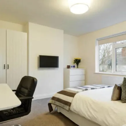 Image 5 - 59 Estcourt Terrace, Leeds, LS6 3EX, United Kingdom - Apartment for rent