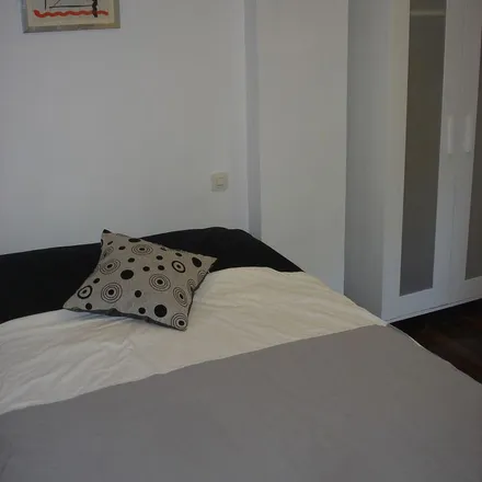 Image 4 - Calle de Blasco de Garay, 37, 28015 Madrid, Spain - Apartment for rent