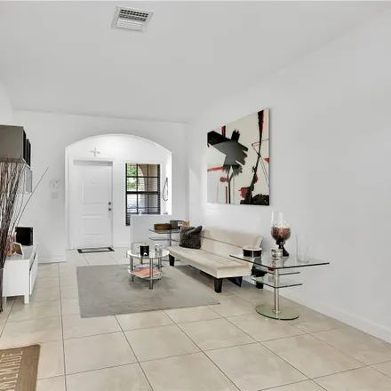 Image 5 - 361 Northeast 194th Lane, Miami-Dade County, FL 33179, USA - Townhouse for sale