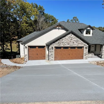 Buy this 5 bed house on 195 Oakmont Avenue in Lake Ozark, MO 65049