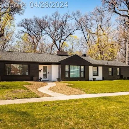 Buy this 3 bed house on Oak Park Boulevard in Oak Park, MI 48237