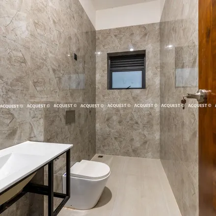 Rent this 6 bed apartment on unnamed road in Pitakotte, Sri Jayawardenepura Kotte 23010