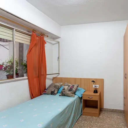 Image 2 - Neural, Carrer de Guillem de Castro, 46008 Valencia, Spain - Room for rent