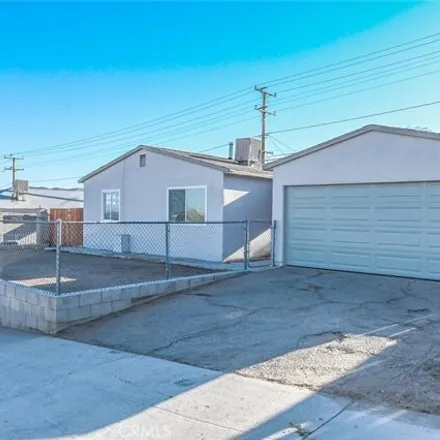 Buy this studio apartment on 341 Maxine Street in Barstow, CA 92311