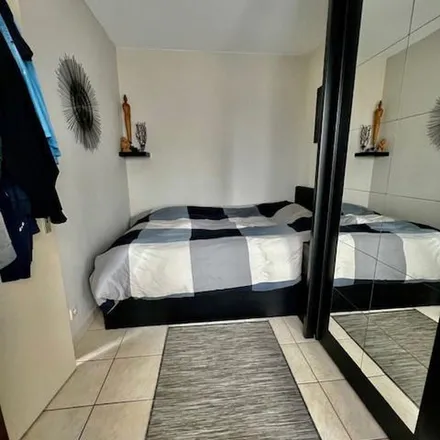 Rent this 1 bed apartment on Flamme de l'Espoir - Vlam van de Hoop in Place Communale - Gemeenteplein, 1080 Molenbeek-Saint-Jean - Sint-Jans-Molenbeek
