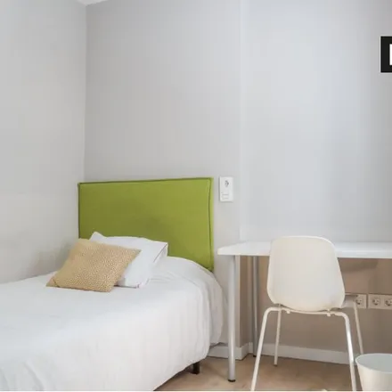 Rent this 5 bed room on Madrid in Calle Carabanchel, 9