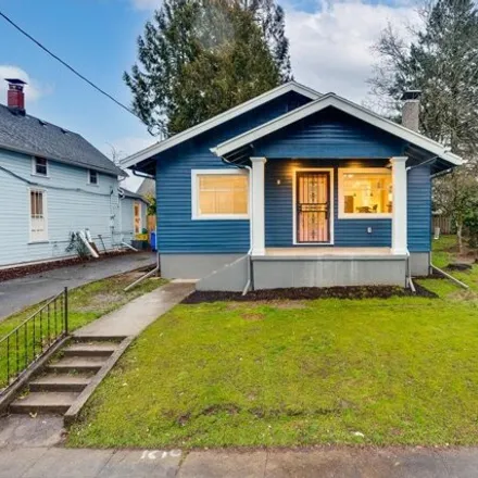 Buy this 3 bed house on 118 Northeast 74th Avenue in Portland, OR 97213