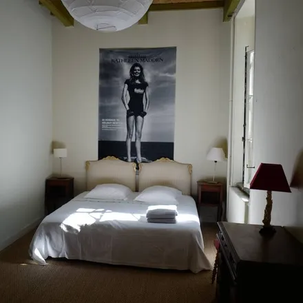 Rent this 6 bed house on 34420 Villeneuve-lès-Béziers