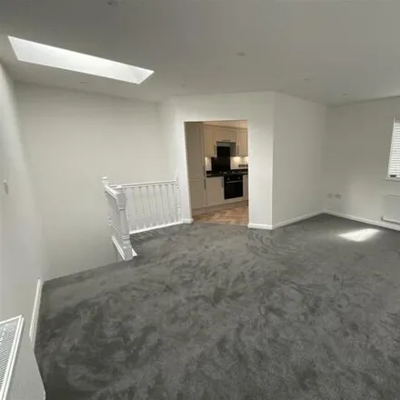 Image 3 - Nightingale Gardens, Rugby, CV23 0WT, United Kingdom - House for rent