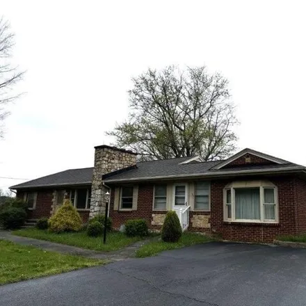 Rent this 2 bed house on 3450 Read Mountain Road in Cloverdale, Botetourt County