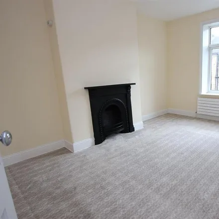 Image 4 - Kelvin Way, Bradford, BD2 3DX, United Kingdom - Townhouse for rent