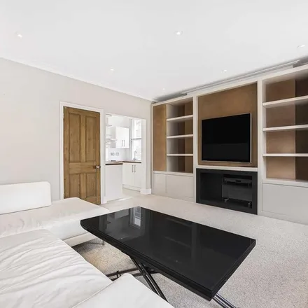 Rent this 2 bed apartment on St George's Square Mews in London, SW1V 3LD