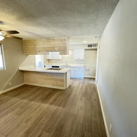 Image 7 - 2502 West Larkspur Drive, Phoenix, AZ 85029, USA - Apartment for rent
