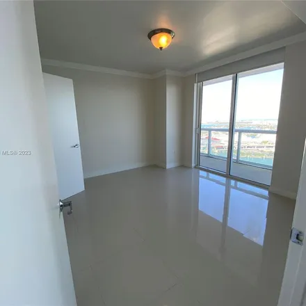 Image 8 - Lot 19-4, Biscayne Boulevard, Torch of Friendship, Miami, FL 33131, USA - Apartment for rent