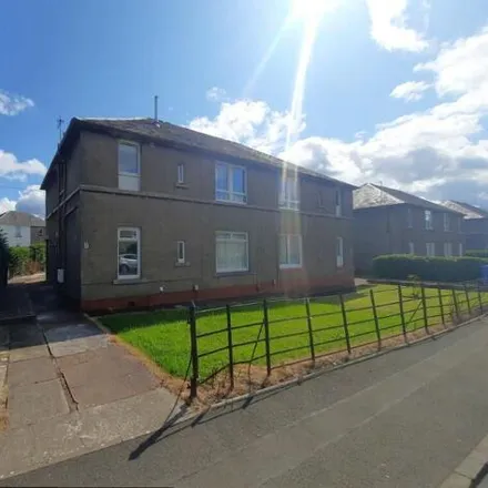 Rent this 2 bed townhouse on Toryglen Primary School in Drumreoch Place, Glasgow
