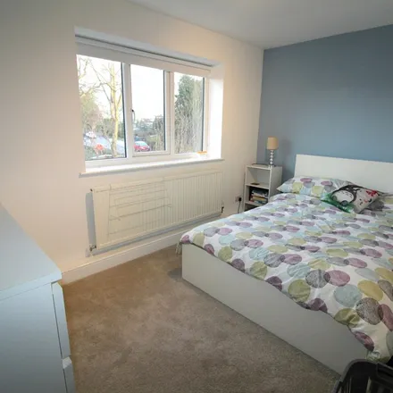Rent this 3 bed apartment on Long Causeway in Leeds, LS16 8LE