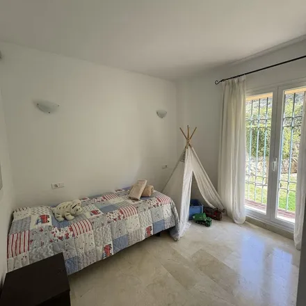 Image 2 - Paseo de Uruguay, 29604 Marbella, Spain - Apartment for rent
