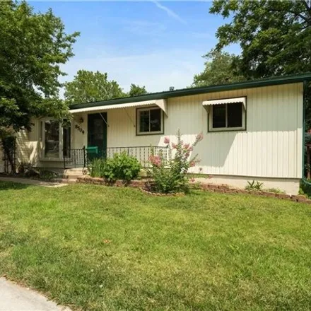 Image 3 - 8509 Wornall Rd, Kansas City, Missouri, 64114 - House for sale