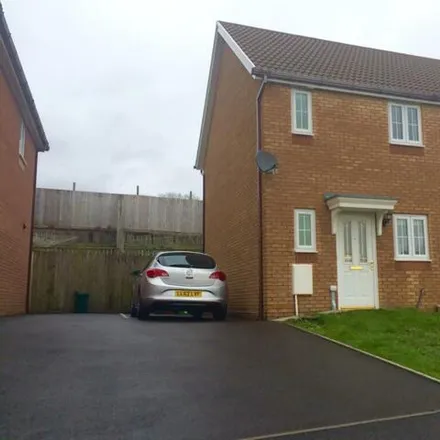 Rent this 2 bed house on unnamed road in Tonyrefail, CF39 8HZ